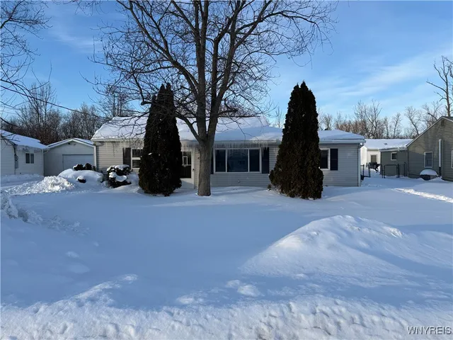 $199,900 | 4320 Isherwood Drive, Niagara, NY 14305