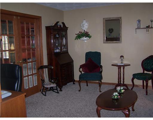 1099 Finchley Road North Huntingdon, PA 15642 - Photo 3 of 18 Living Room.