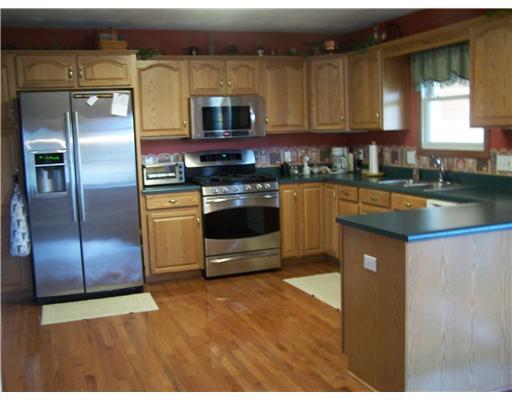 1099 Finchley Road North Huntingdon, PA 15642 - Photo 6 of 18 Kitchen.