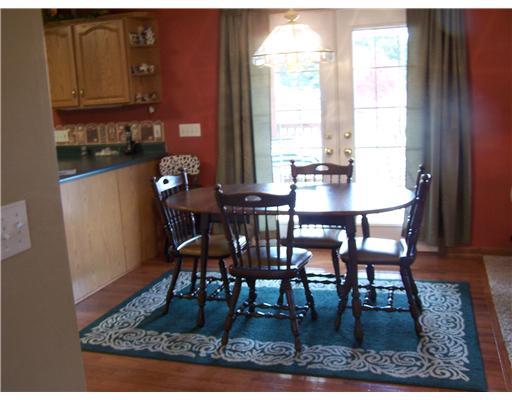1099 Finchley Road North Huntingdon, PA 15642 - Photo 7 of 18 Kitchen.