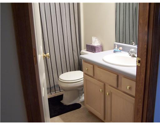 1099 Finchley Road North Huntingdon, PA 15642 - Photo 10 of 18 Full Bath.