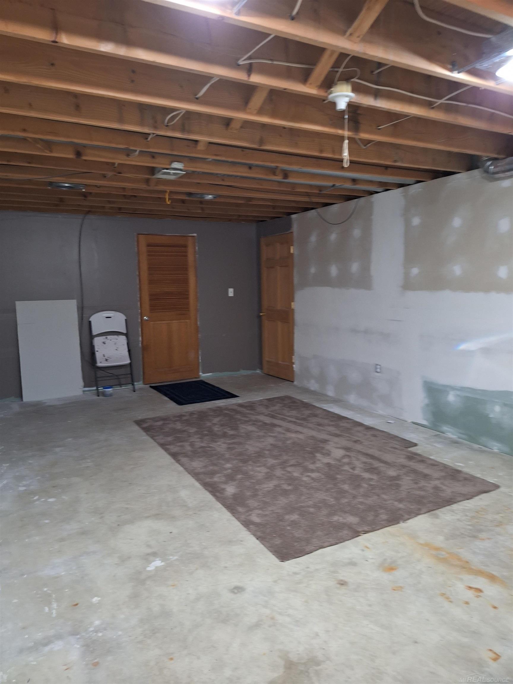 51895 Fairchild Road New Baltimore, MI 48051 - Photo 34 of 34 50120649-33.JPG