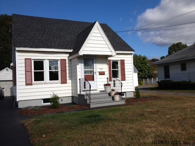 2121 Curry Road Rotterdam, NY 12303 - Photo 2 of 22 Photo 2
