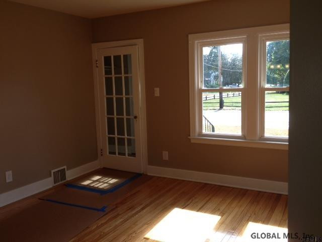 2121 Curry Road Rotterdam, NY 12303 - Photo 4 of 22 Photo 4