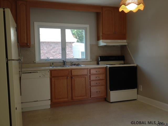 2121 Curry Road Rotterdam, NY 12303 - Photo 6 of 22 Photo 6