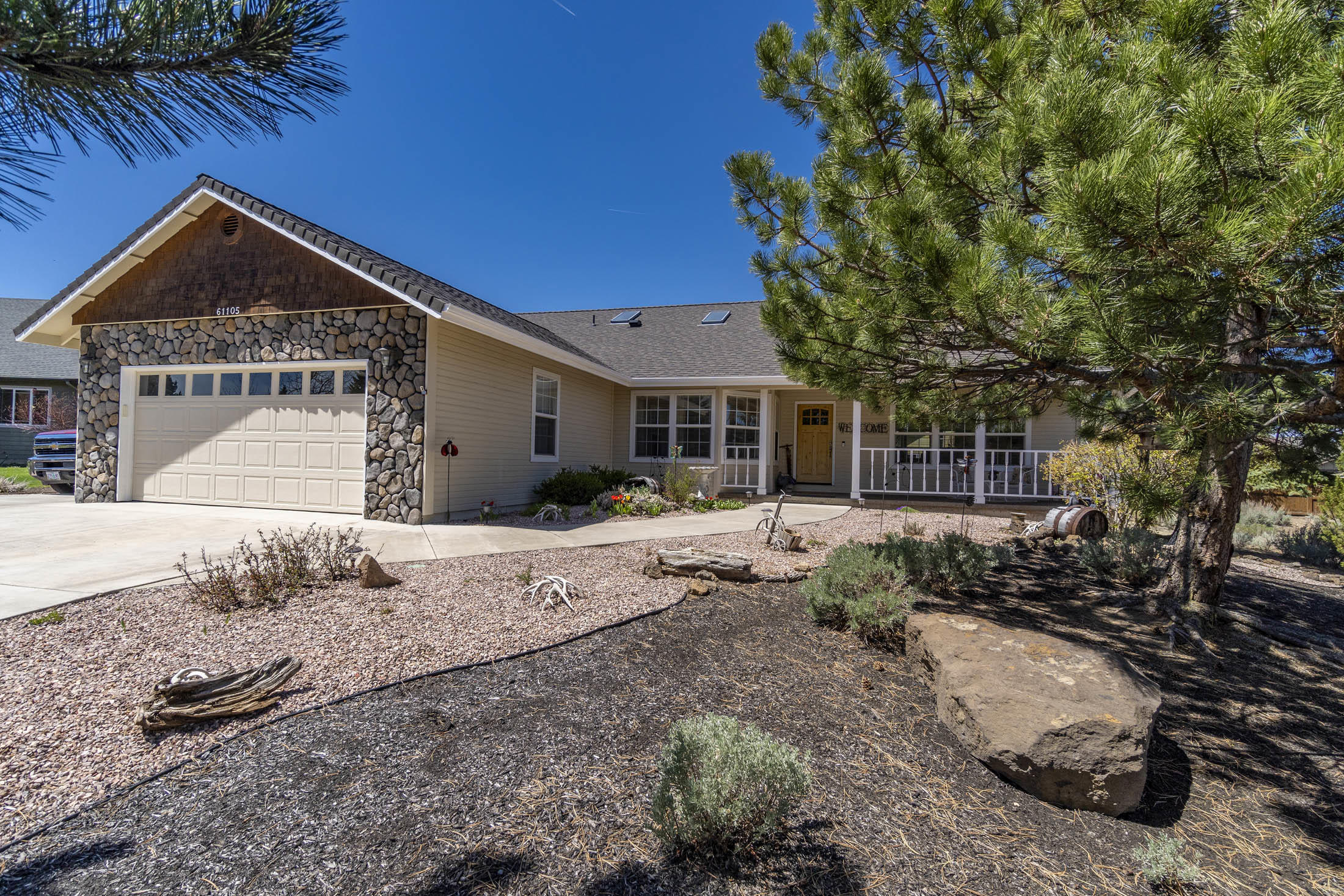 61105 Ladera Road Bend, OR 97702 - Photo 2 of 24 61105 Ladera Rd_0011 copy