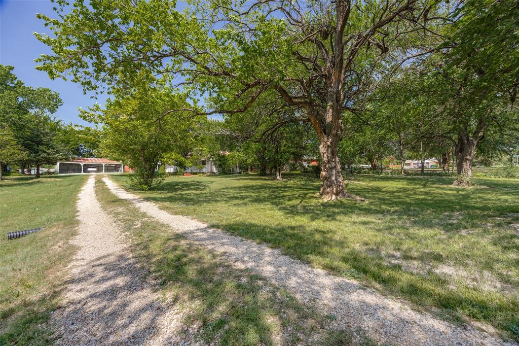 402 Jones Street Tom Bean, TX 75491 - Photo 4 of 31