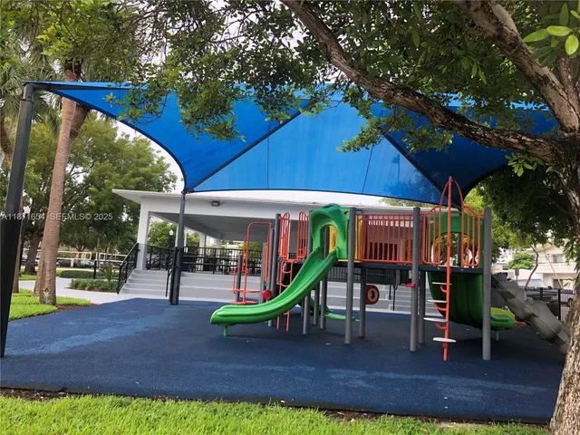 $399,000 | 8100 Byron Avenue, Unit 509, Miami Beach, FL 33141