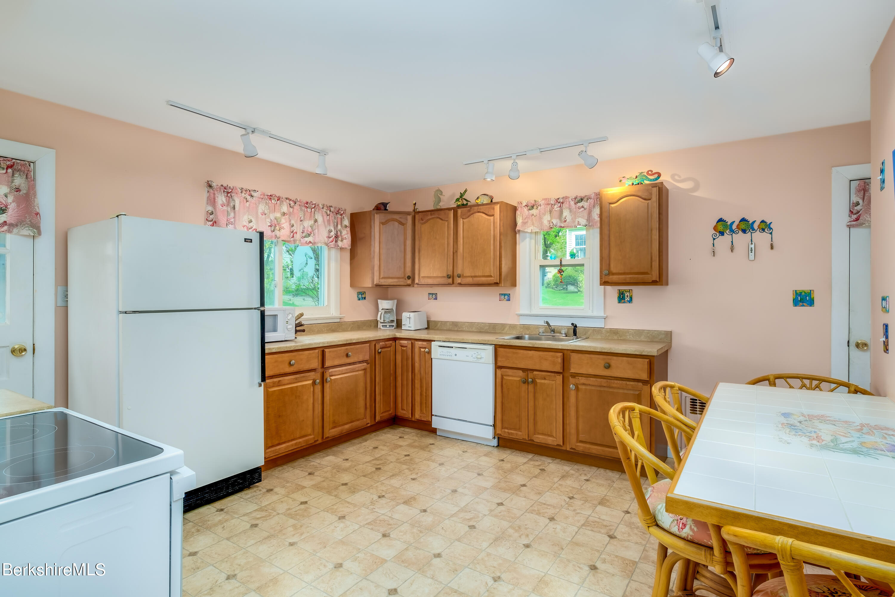 277 Luce Road Williamstown, MA 01267 - Photo 8 of 20 10-277-Luce