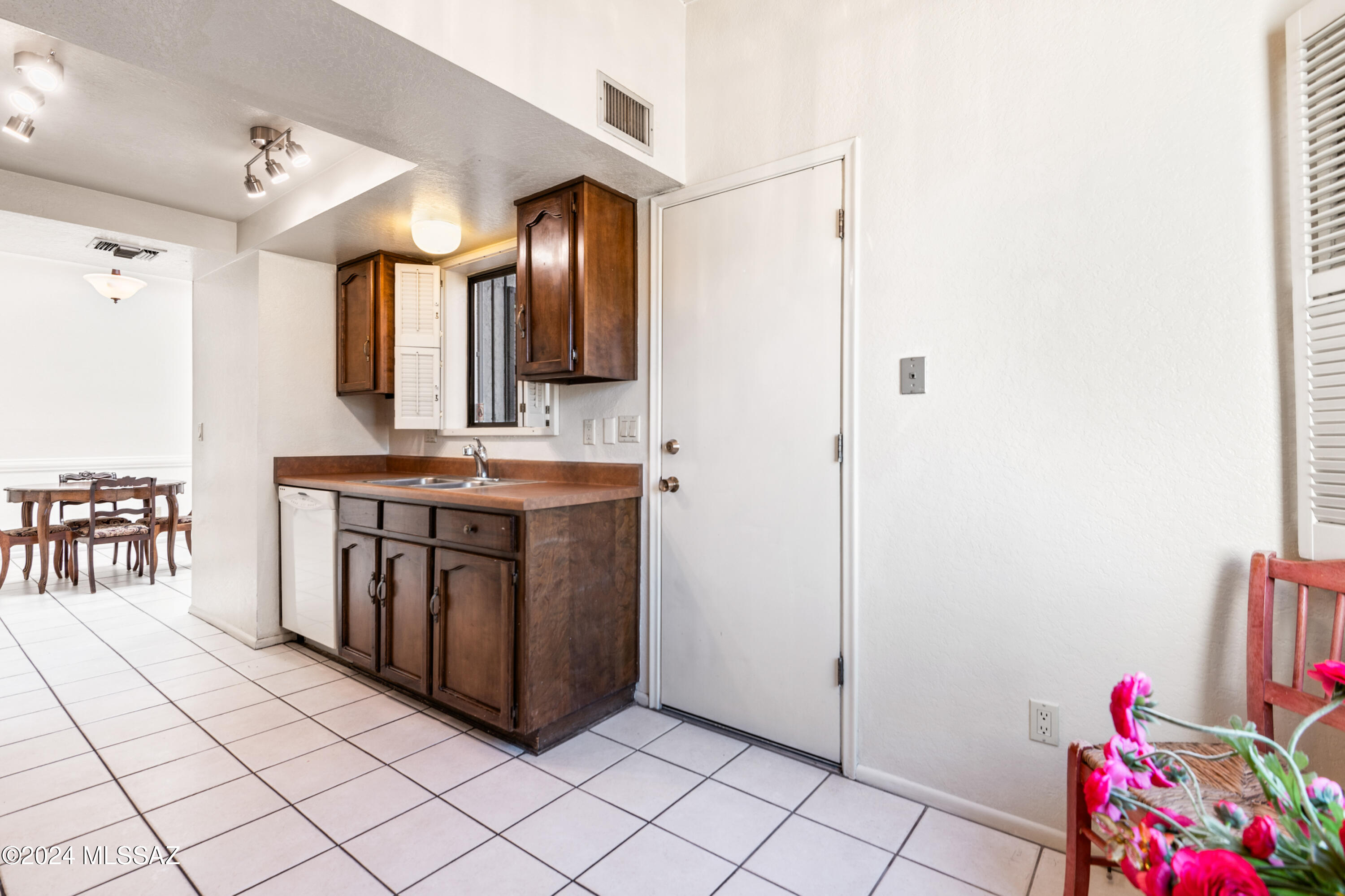601 North Richey Boulevard Tucson, AZ 85716 - Photo 14 of 26