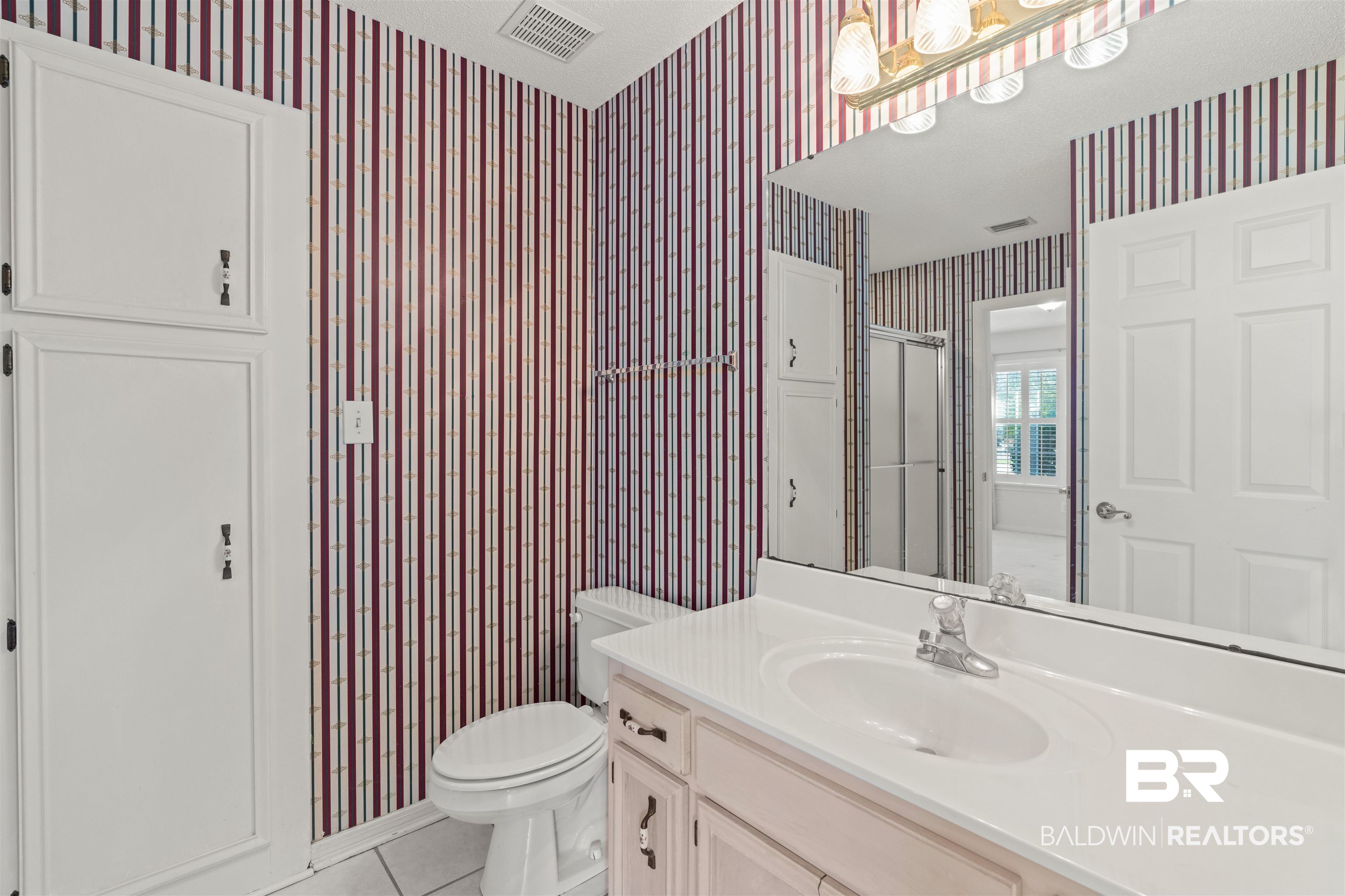7 Fox Run Fairhope, AL 36532 - Photo 19 of 21 Guest Bath