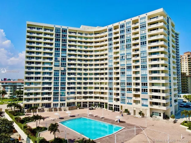 $2,600 | 3180 South Ocean Drive, Unit 722, Hallandale Beach, FL 33009