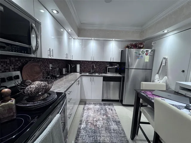 $2,600 | 3180 South Ocean Drive, Unit 722, Hallandale Beach, FL 33009