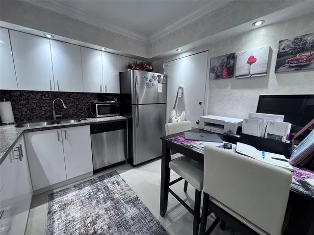 $2,600 | 3180 South Ocean Drive, Unit 722, Hallandale Beach, FL 33009