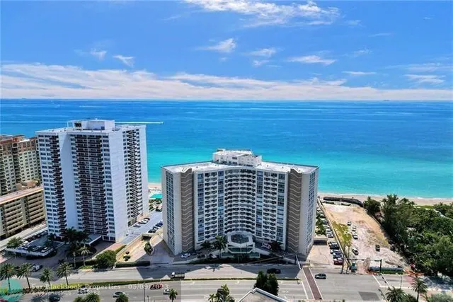 $2,600 | 3180 South Ocean Drive, Unit 722, Hallandale Beach, FL 33009