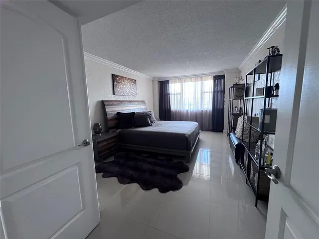 $2,600 | 3180 South Ocean Drive, Unit 722, Hallandale Beach, FL 33009