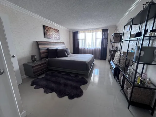 $2,600 | 3180 South Ocean Drive, Unit 722, Hallandale Beach, FL 33009