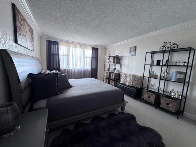 $2,600 | 3180 South Ocean Drive, Unit 722, Hallandale Beach, FL 33009