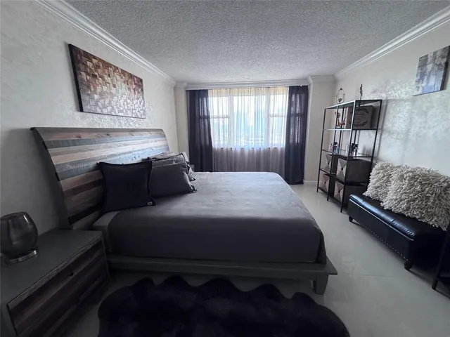 $2,600 | 3180 South Ocean Drive, Unit 722, Hallandale Beach, FL 33009