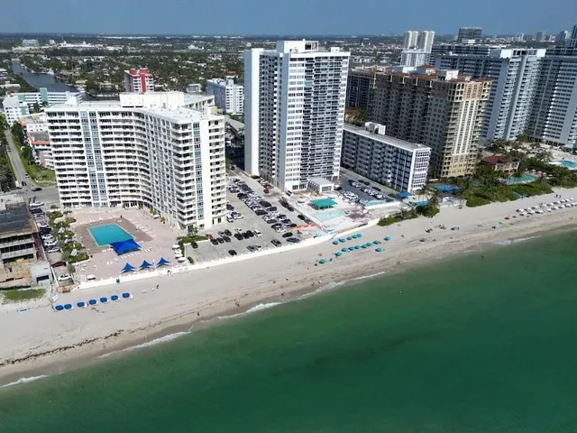$2,600 | 3180 South Ocean Drive, Unit 722, Hallandale Beach, FL 33009