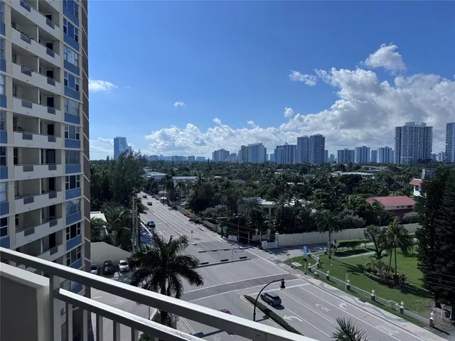 $2,600 | 3180 South Ocean Drive, Unit 722, Hallandale Beach, FL 33009
