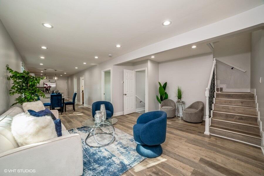 1132 Cleveland Street Hammond, IN 46320 - Photo 5 of 30 a living room with furniture