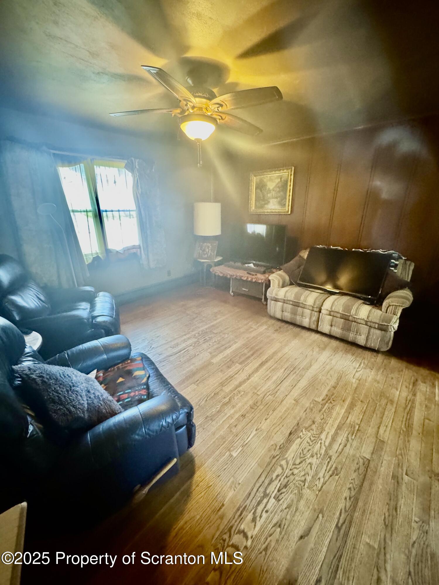 833 Cherry Street Scranton, PA 18505 - Photo 2 of 15 IMG_9746