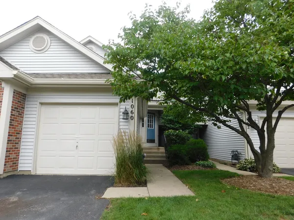 $2,150 | 1060 Stillwater Road, Elgin, IL 60120
