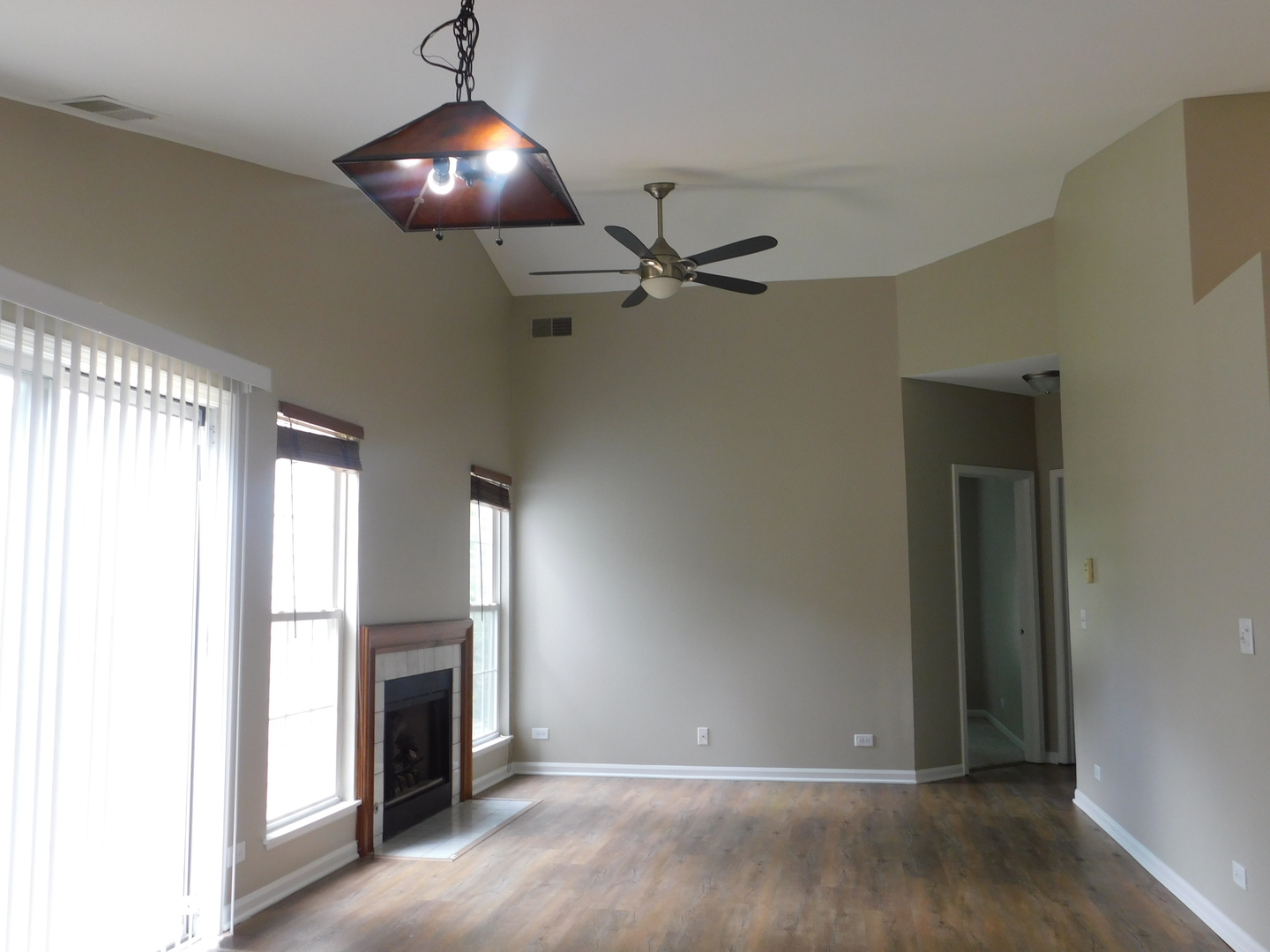 1060 Stillwater Road Elgin, IL 60120 - Photo 6 of 15