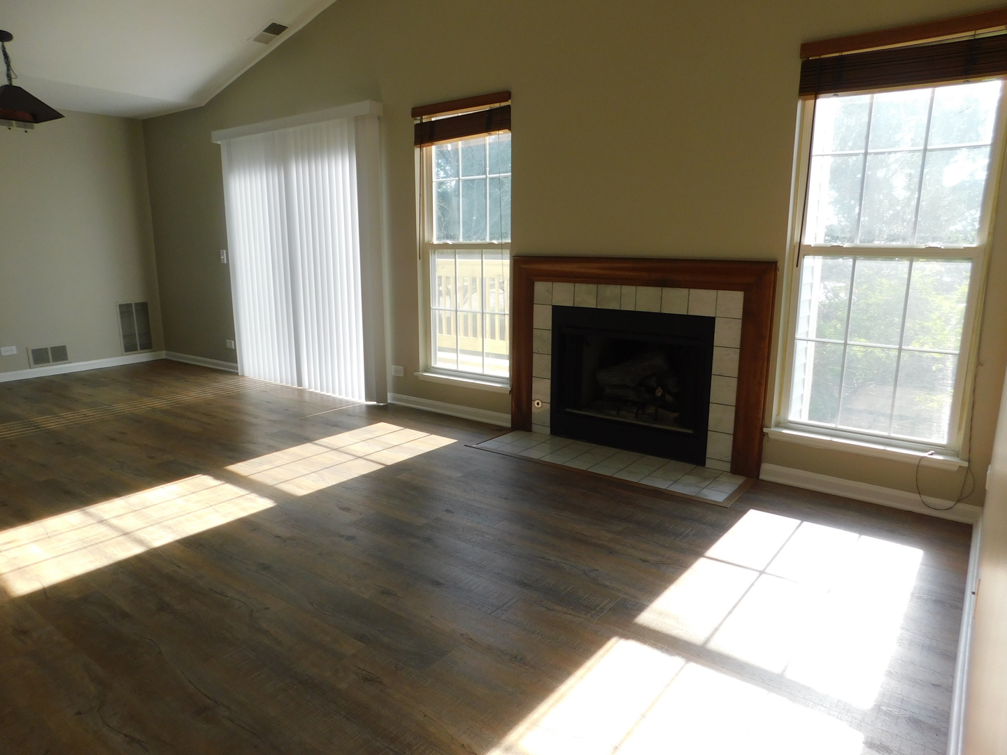 1060 Stillwater Road Elgin, IL 60120 - Photo 9 of 15