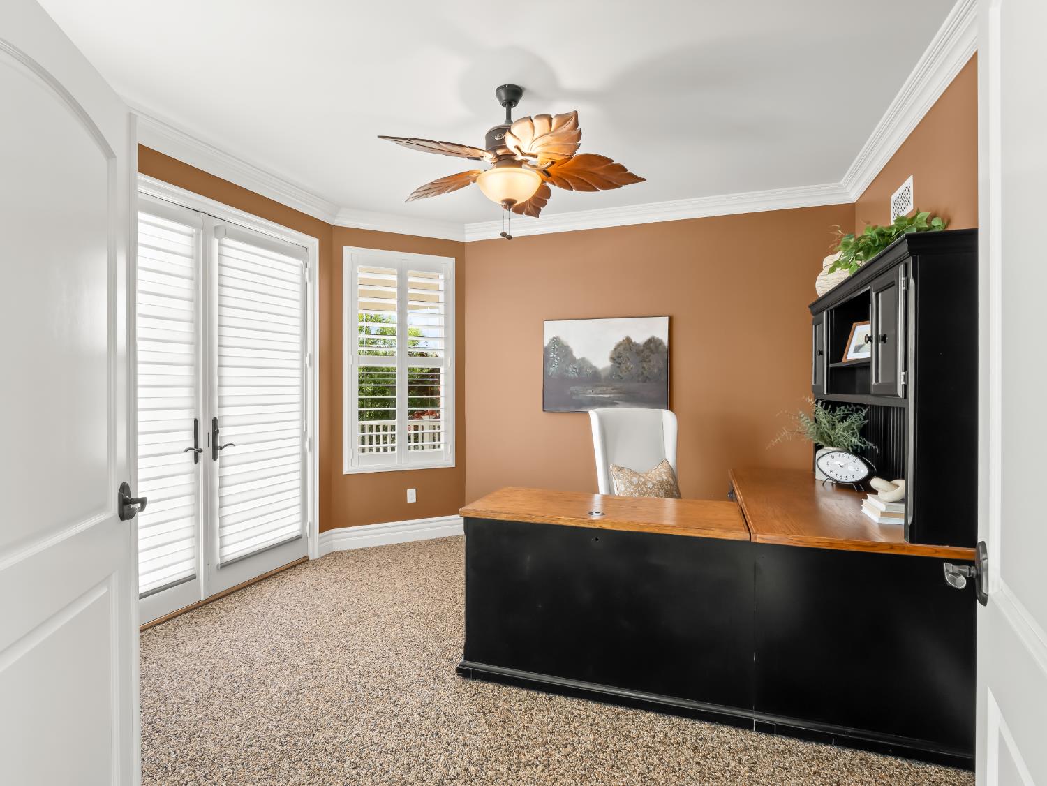 17113 Mark Road Madera, CA 93636 - Photo 12 of 99 a living room with furniture