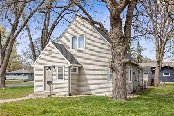 $239,900 | 437 Linden Avenue Southwest, Hutchinson, MN 55350