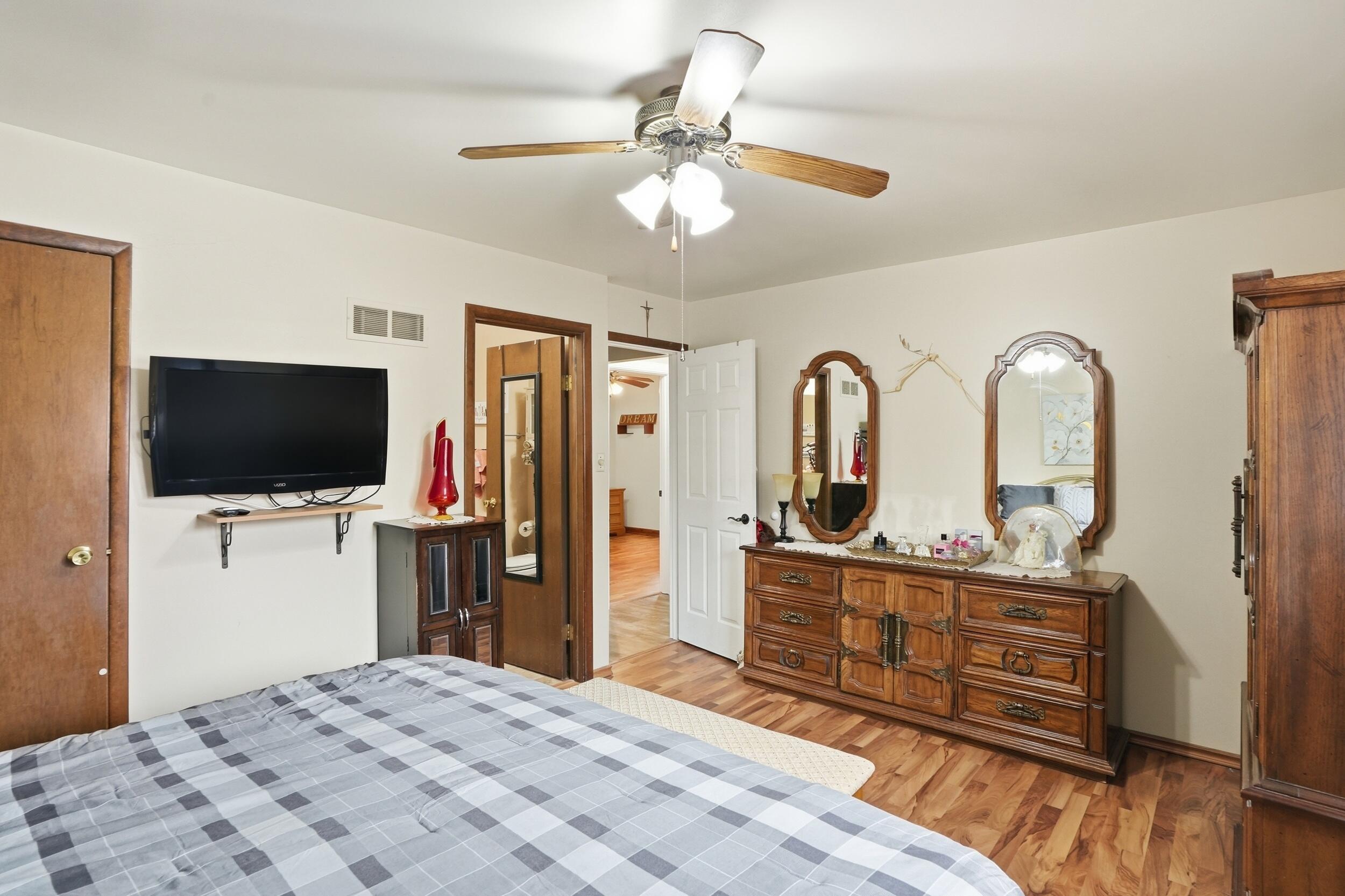 2232 Normandy Road Schererville, IN 46375 - Photo 12 of 37 2500x1666