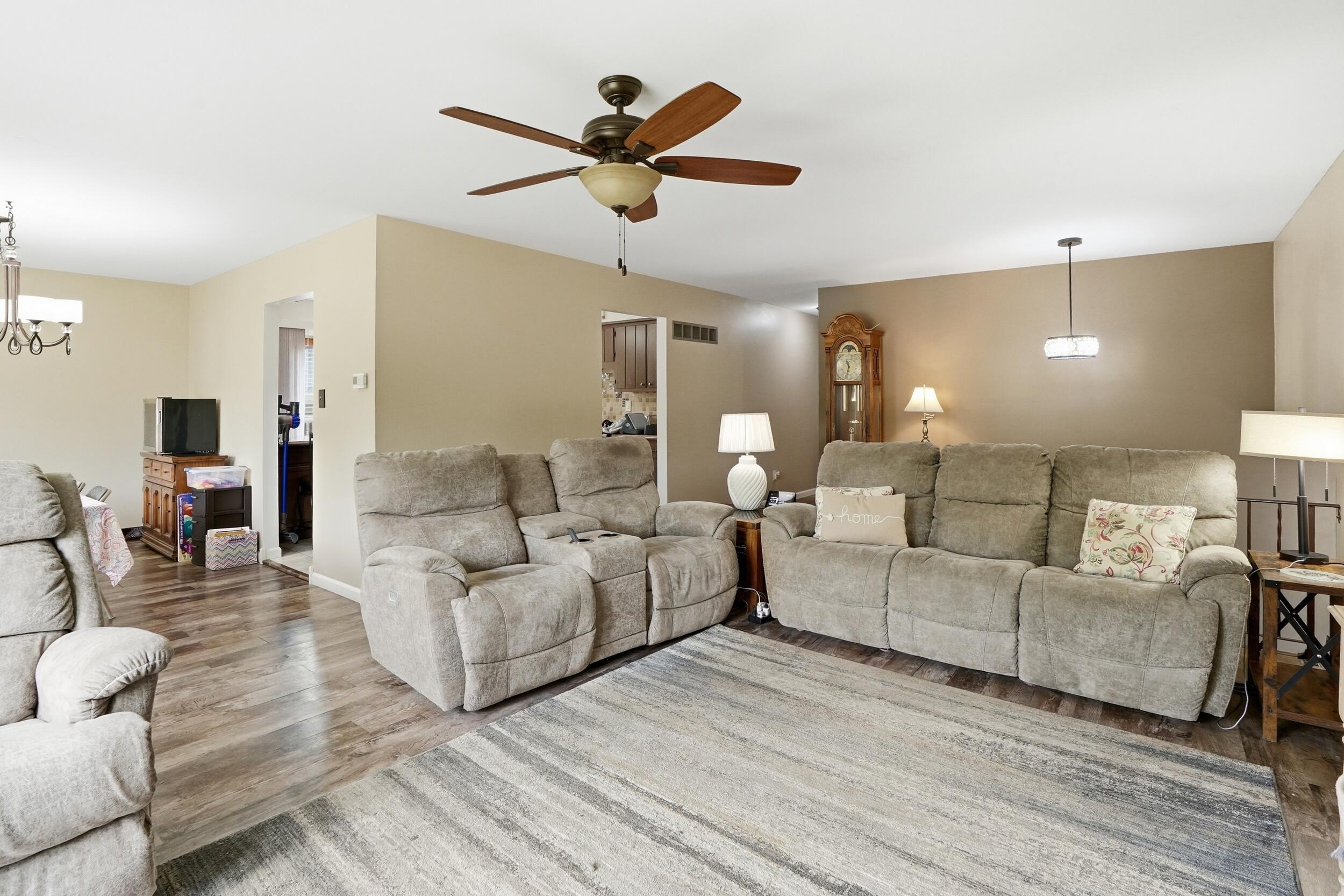 2232 Normandy Road Schererville, IN 46375 - Photo 6 of 37 2500x1666
