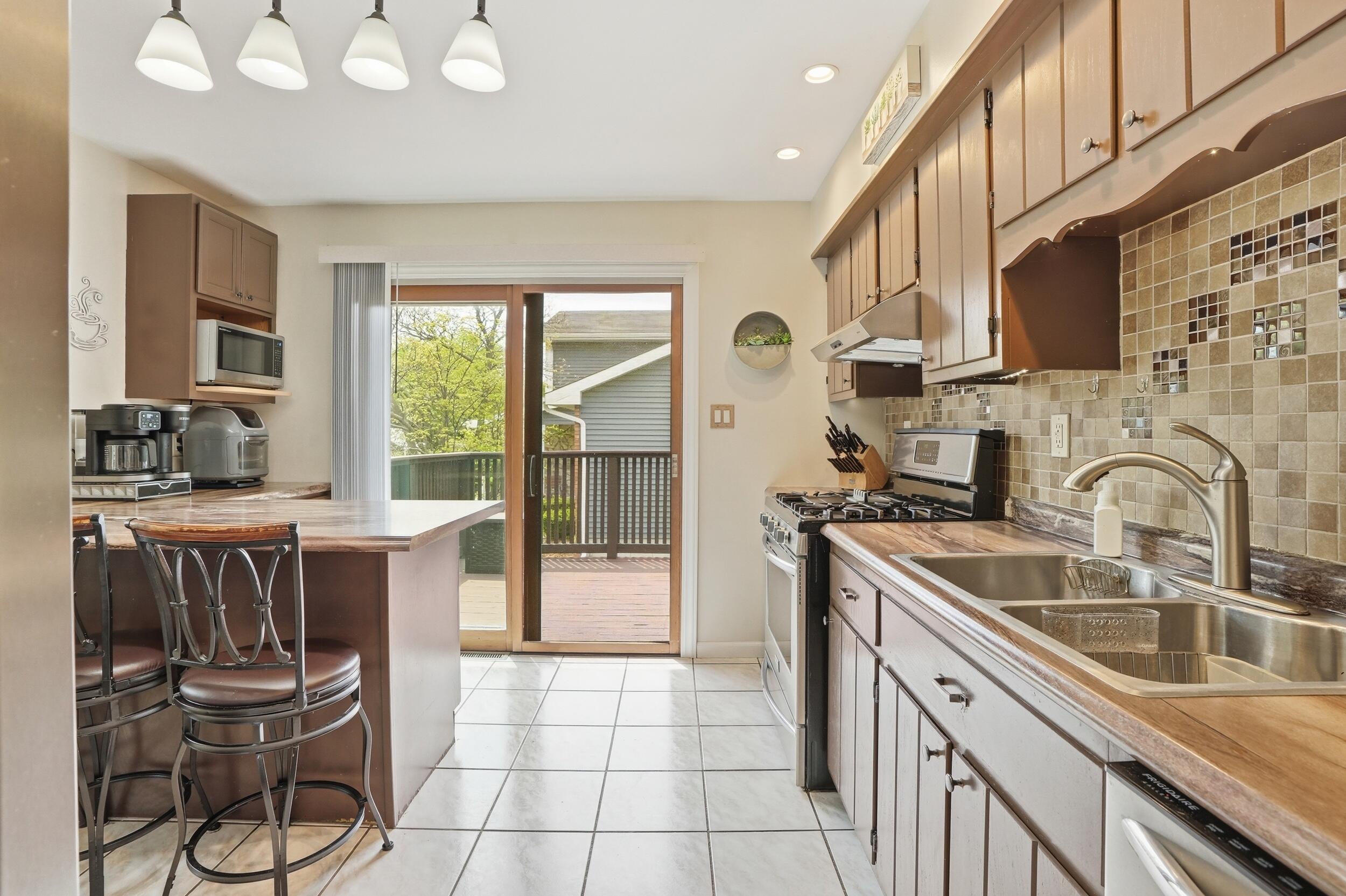 2232 Normandy Road Schererville, IN 46375 - Photo 8 of 37 2500x1665