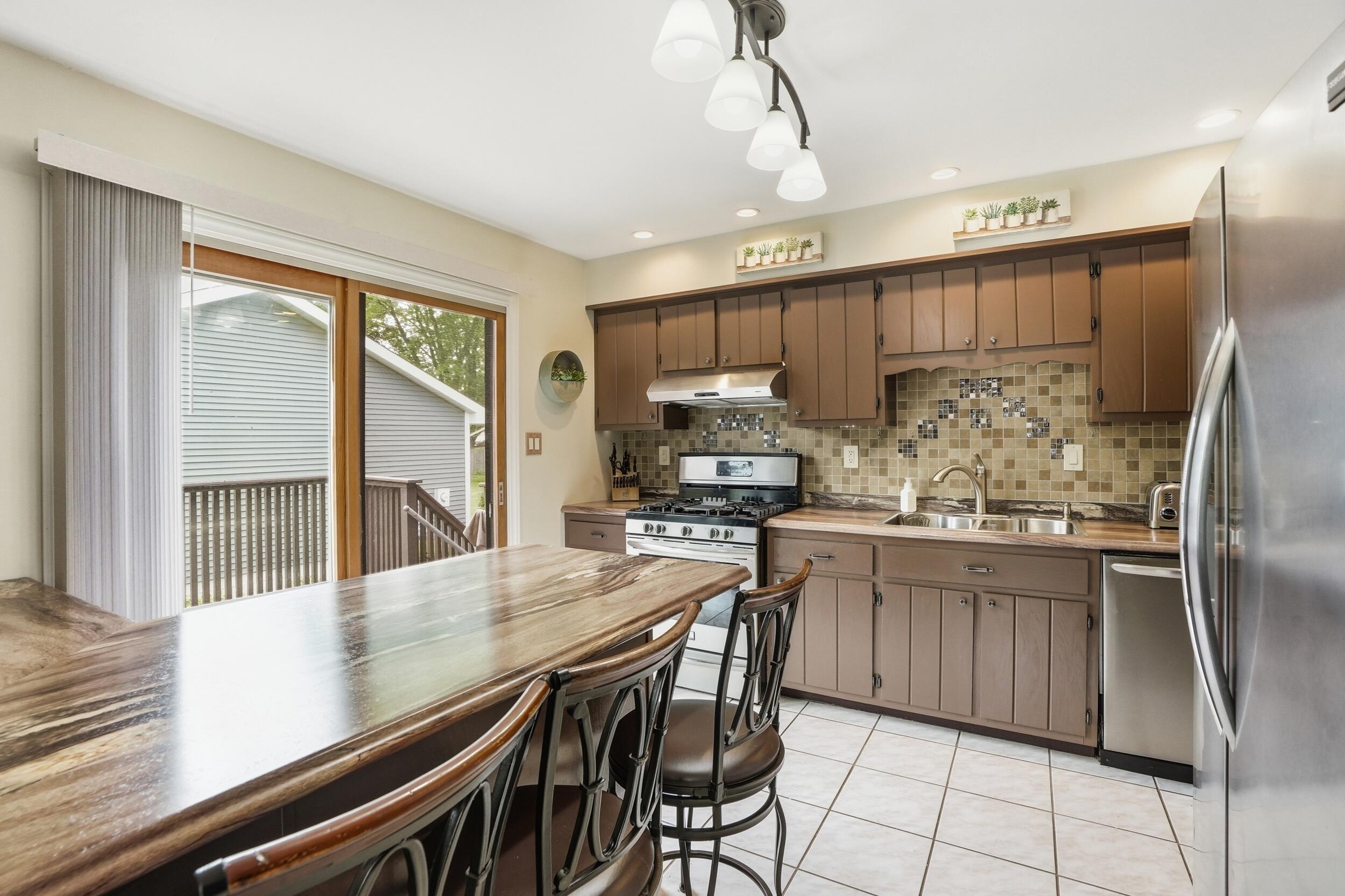 2232 Normandy Road Schererville, IN 46375 - Photo 9 of 37 2500x1666