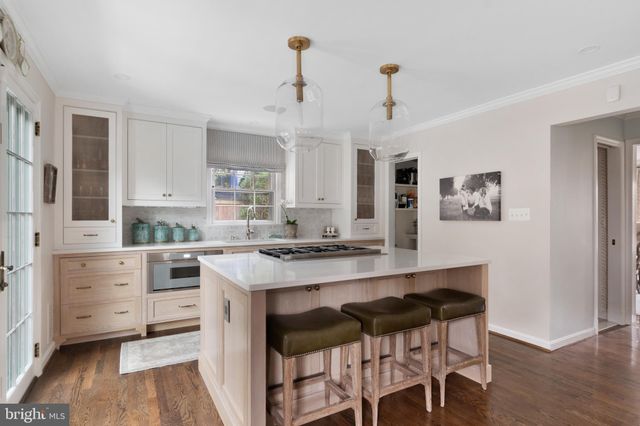 $1,495,000 | 6003 Grove Drive, Alexandria, VA 22307