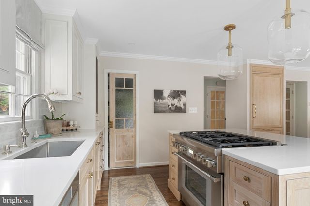 $1,495,000 | 6003 Grove Drive, Alexandria, VA 22307