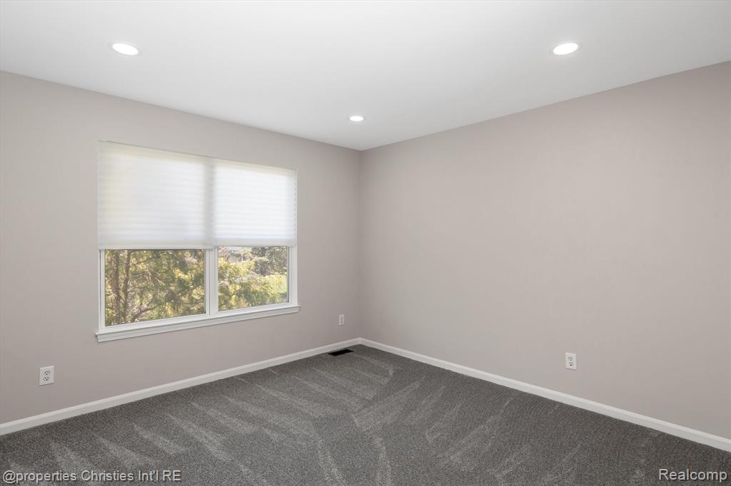 3552 Kossuth Road Lake Orion, MI 48360 - Photo 29 of 49 Gallery Image 29