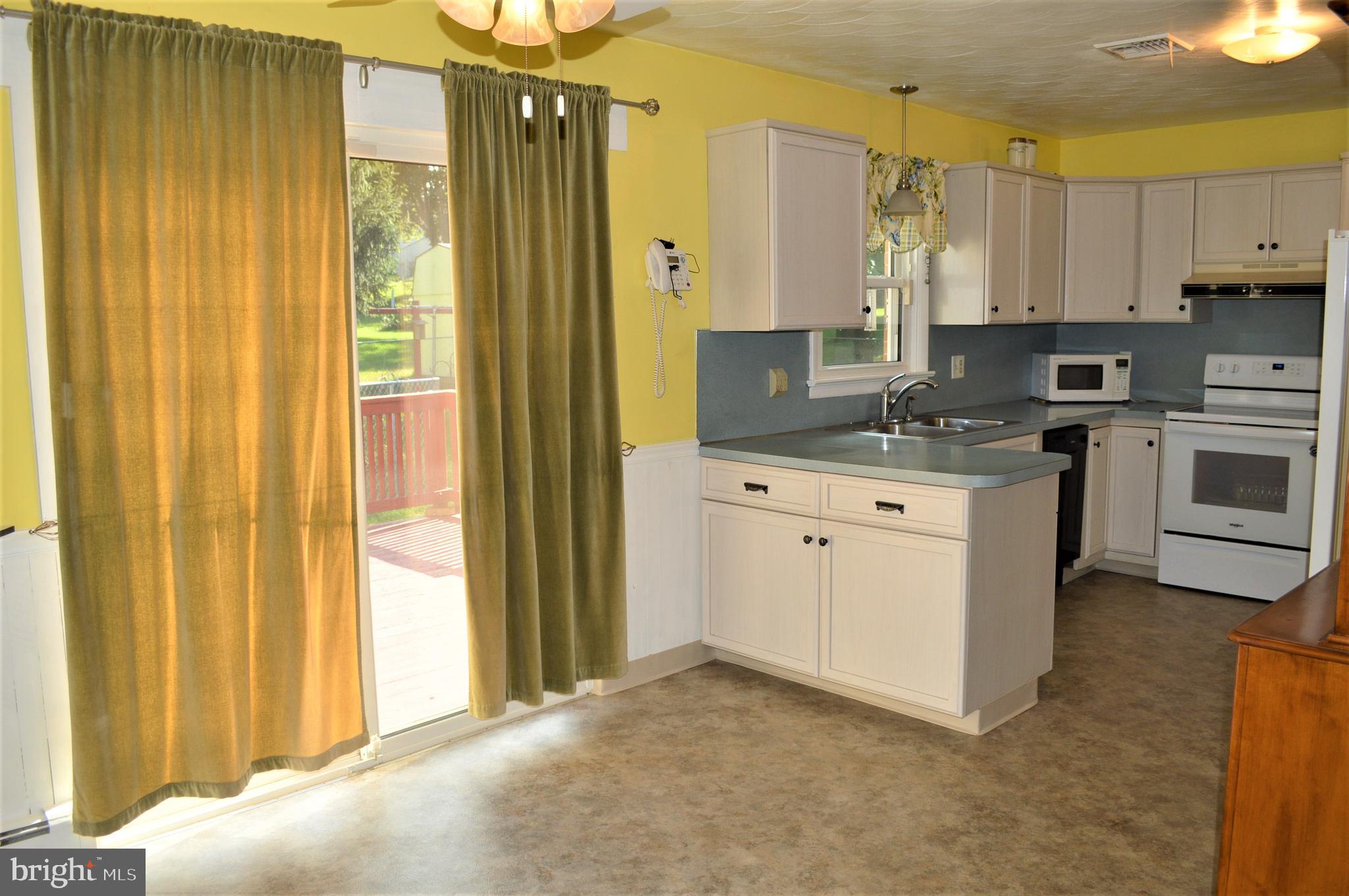 4130 Snavely Road Elizabethtown, PA 17022 - Photo 2 of 13