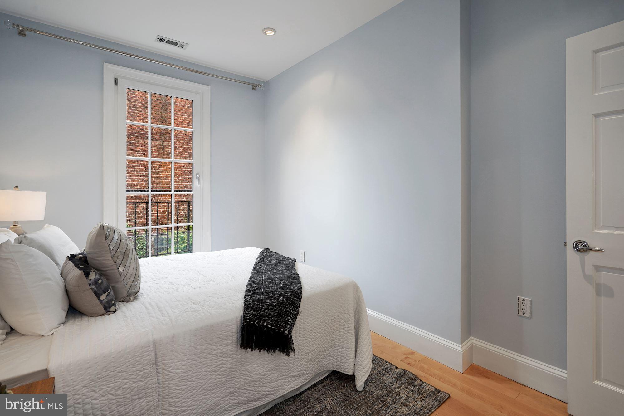 2003 Belmont Road Northwest Washington, DC 20009 - Photo 18 of 36 Upper Level - Bedroom #2