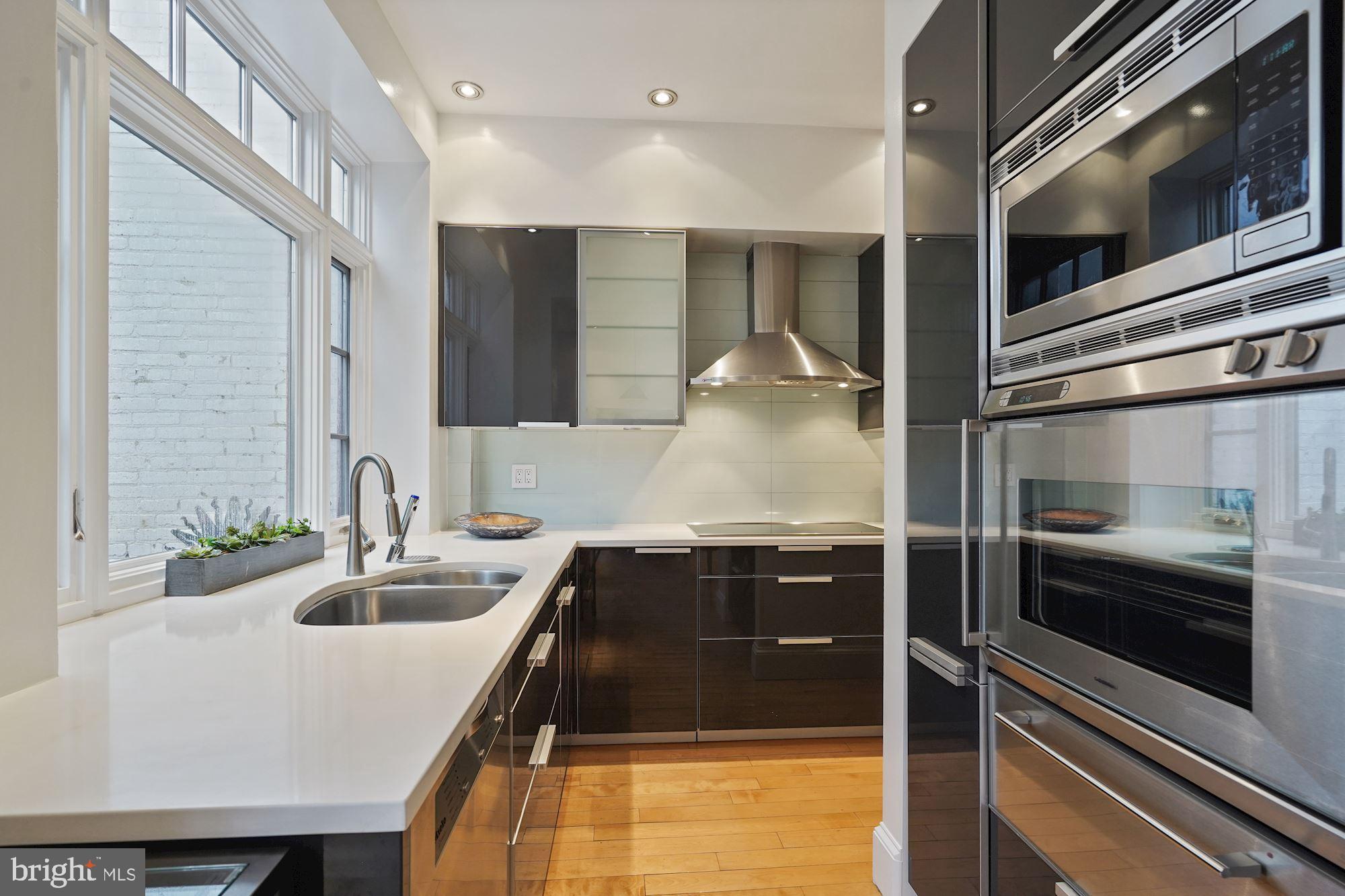 2003 Belmont Road Northwest Washington, DC 20009 - Photo 10 of 36 Main Level - Poggenpohl Kitchen