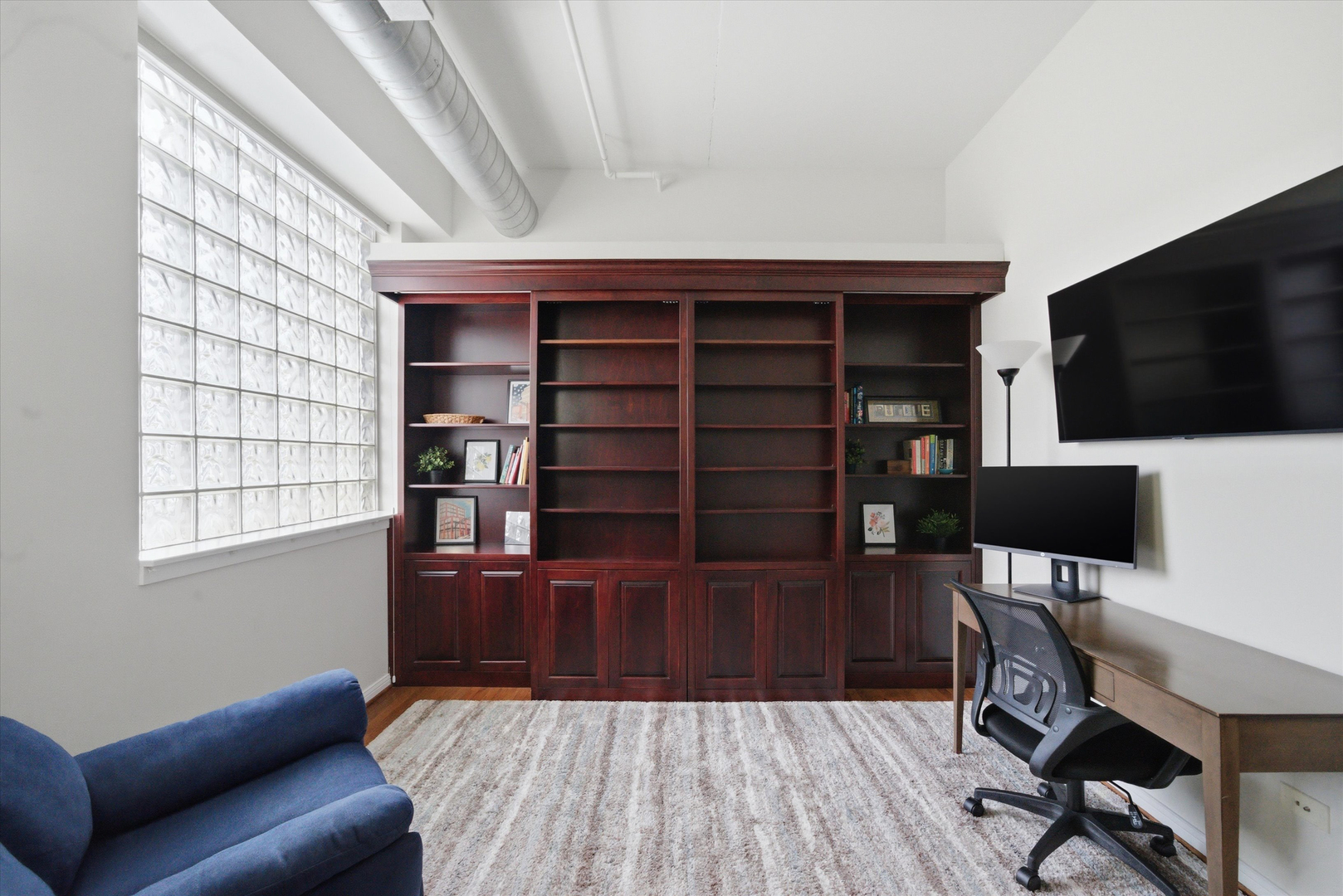 950 West Monroe Street, Unit 401 Chicago, IL 60607 - Photo 18 of 27 Gallery Image 18