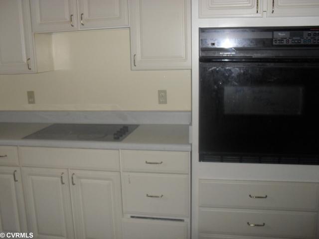 1605 Johnson Road Petersburg, VA 23805 - Photo 2 of 5 Kitchen