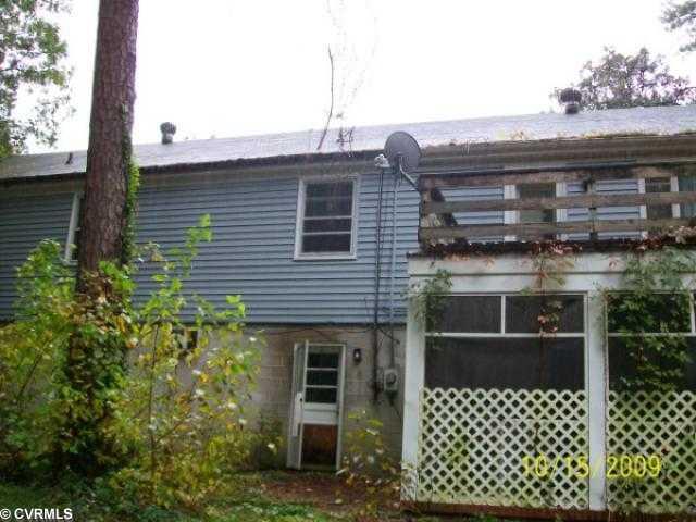 1605 Johnson Road Petersburg, VA 23805 - Photo 4 of 5 Parking Lot/Garage