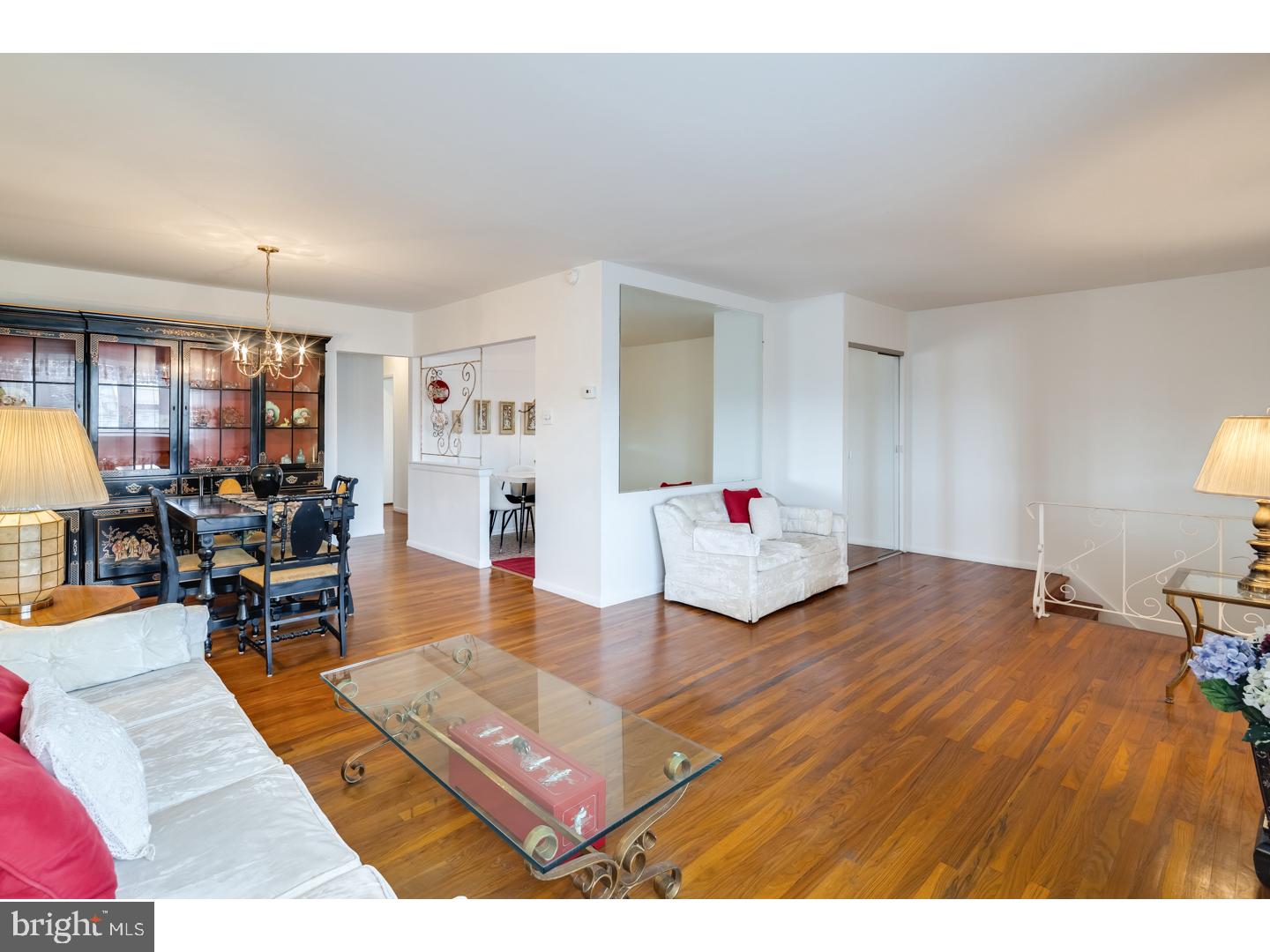 9814 Dungan Road Philadelphia, PA 19115 - Photo 3 of 24 Gallery Image 3