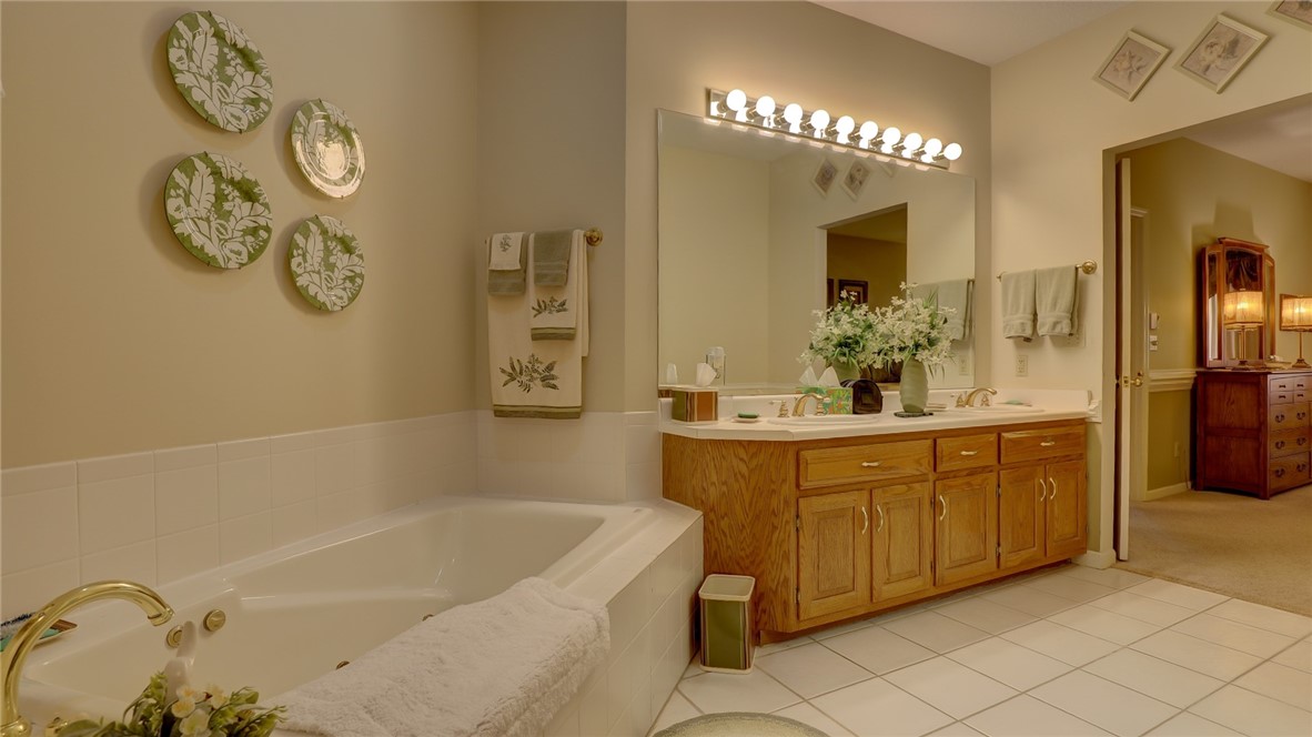 2950 Doral Court Decatur, IL 62521 - Photo 37 of 48