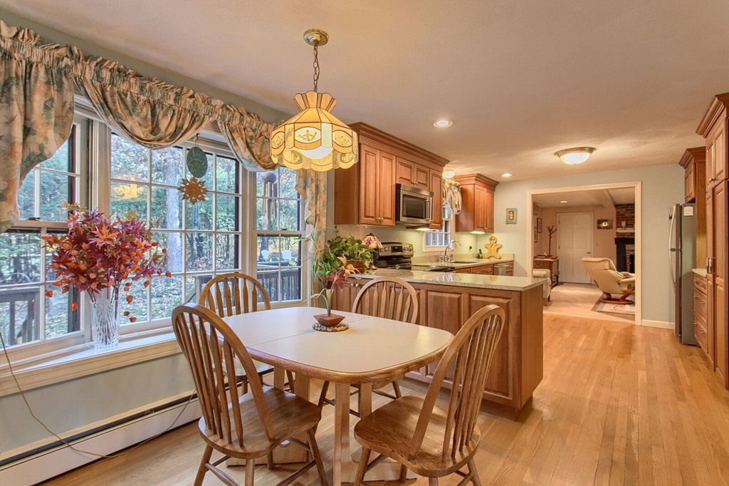 10 Roxanne Road Groton, MA 01450 - Photo 4 of 30 Gallery Image 4
