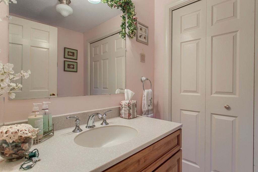 10 Roxanne Road Groton, MA 01450 - Photo 10 of 30 Gallery Image 10