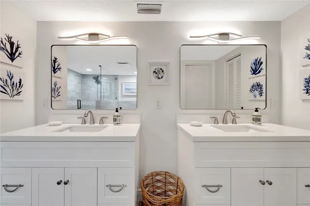 a view of a pathway with a yard